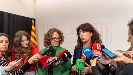 Contrordine, compagni. I socialisti spagnoli rimuovono il "queer" dai propri documenti