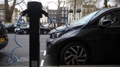Automobile: le Royaume-Uni assouplit ses règles de la fin des ventes de véhicules thermiques en 2030