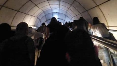 El metro de Bilbao, el tranvía y los trenes se quedan sin servicio