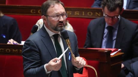 Macron-Bayrou, un référendum peut en cacher un autre