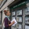 Achat, location, travaux, encadrement des loyers... l’incertitude plombe le logement