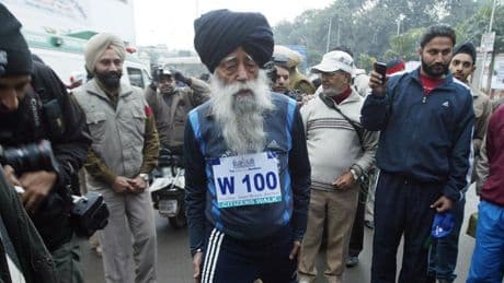 Muere atropellado Fauja Singh a los 114 años, el maratoniano más longevo del mundo