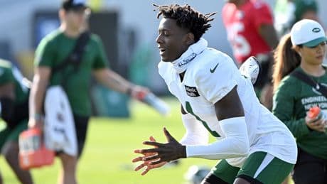 Justin Fields’ perfect start evaporates into forgettable Jets camp day — and Garrett Wilson didn’t help
