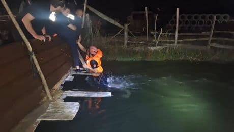 Araçtan inmeye çalışırken feci olay! 5 kilometre uzakta bulundu