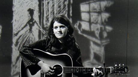 Classy lassie fae Fife Barbara Dickson loathed the 'cut and thrust' of fame