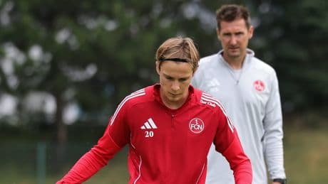 Trainer wollte ihn unbedingt halten - Jetzt muss Jander Klose retten