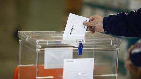 Votar a los 16 años y otras 7 reformas de la ley electoral que exigen los partidos