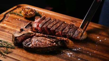 El restaurante de Zaragoza que ha conquistado a &#039;Cenando con Pablo&#039; por sus carnes: &quot;Bastante rico&quot;