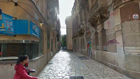 Investigan un caso de violencia machista en Palma después de que un hombre cayera de un cuarto