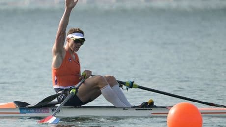 Wereldbekergoud voor Van Dorp en roeisters dubbelvier in Varese