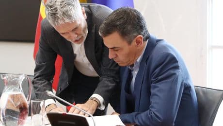 Tertulia de Herrero: El Gobierno acuerda la rescisión unilateral del contrato para comprar munición a Israel