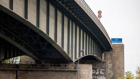 Verkehr: A59 bei Duisburg wegen Arbeiten an Brücke teilweise gesperrt