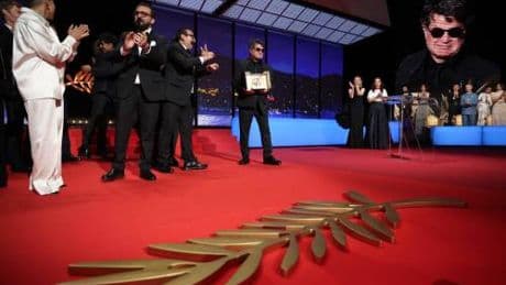 Palma d'oro a Panahi: "Per il mio Iran libero" | Tutti i premi