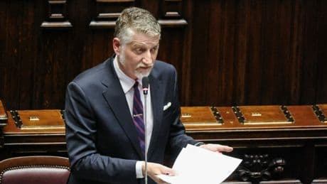 Premio Strega, il ministro Giuli non va alla finale. «Io escluso, non ci sarò. Non mi hanno neanche spedito i libri»