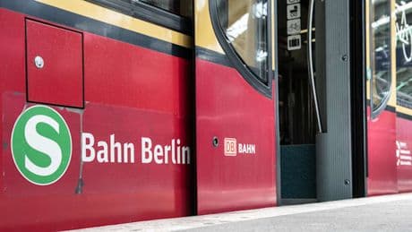 Mutmaßlicher S-Bahn-Surfer tödlich verunglückt – Zeugen entdecken Leiche auf Dach