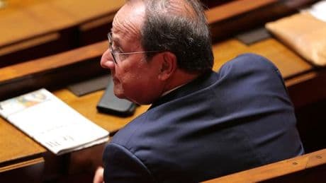 François Hollande votera la motion de censure contre le gouvernement Bayrou sur les retraites