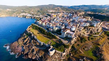 Sardegna, voli meno cari e più collegamenti nel 2026