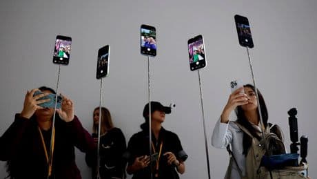 How Many Hours Of Work Pay For An iPhone 17?