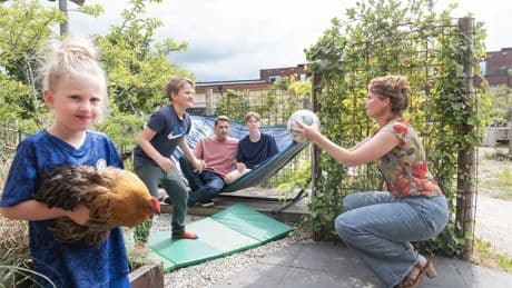 ‘Er gaat elke dag wel iemand naar voetbaltraining’