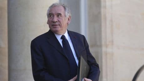 Tenso interrogatorio al primer ministro Bayrou sobre si tapó un caso de pederastia