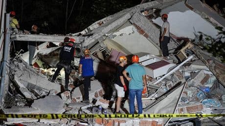 Balıkesir'deki depremde yıkılan bina ile ilgili vahim iddia