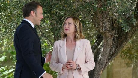 Macron oggi a Roma per vedere Meloni, dopo gli screzi si punta al fronte comune
