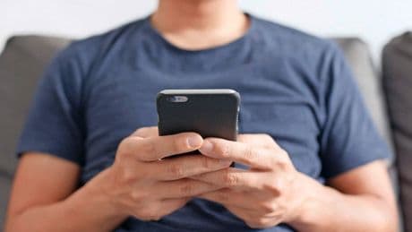Oud-leerling (13) betrapt leraar (41) op sekschatten: ’Meester, hoe gaat het met uw vrouw en kinderen?’