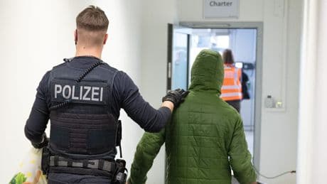 Zur Strafe keine Visa mehr - EU-Klatsche für DIESE Abschiebe-Verweigerer