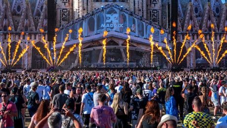 Polizei und Veranstalter warnen - Unheimlicher Fund auf Festival mit 200.000 Menschen