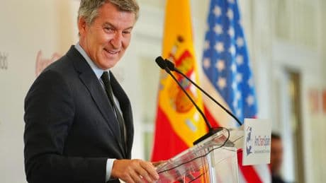 'El País' predice una fuerte subida del PP y una bajada de Vox tras los últimos vaivenes de Trump y antes del apagón