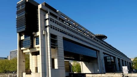 Budget 2026 : les pistes explosives de Bercy pour sabrer dans la dépense