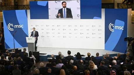 Liberté d’expression, soutien à l’extrême droite, relation transatlantique : JD Vance, un nouveau shérif face aux Européens
