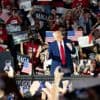 REPORTAGE. "Il fait ce pour quoi j'ai voté" : aux États-Unis, les 100 jours de Donald Trump salués par ses supporters "MAGA"