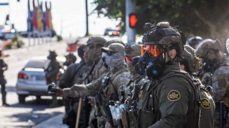 Trump déploie la Garde nationale en Californie après des heurts entre manifestants et police migratoire