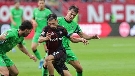 Plötzlich Mittelfeldspieler - Yilmaz macht Klose glücklich