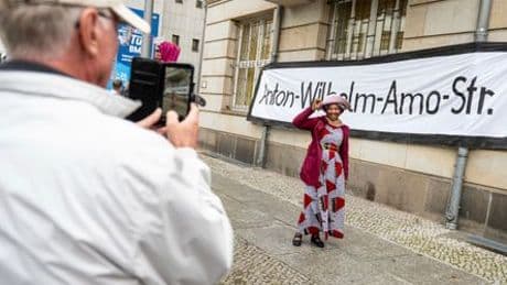 Berlin: Mohrenstraße nach langem Streit in Anton-Wilhelm-Amo-Straße umbenannt