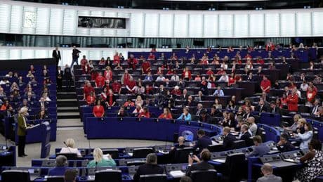 Dos nuevas mociones de censura se ciernen sobre la presidenta de la Comisión europea