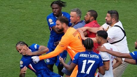 Klub-WM: PSG-Trainer Enrique wird nach Abpfiff des Finales handgreiflich