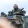 Grünes Problem für Pistorius: "Kann man Panzer noch betanken, wenn es immer weniger Tankstellen gibt?"