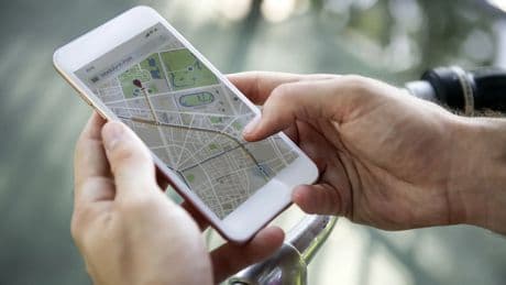 Cuestan mucho menos que los Airtag y también permiten controlar del coche a las maletas