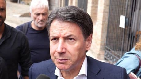 Quelli che "Putin non ci attacca". L’imbarazzo di Conte e compagni