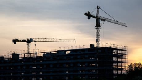 Neue DIHK-Umfrage - Deutscher Wirtschaft droht historische Flaute