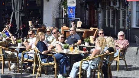Na een mix van wolken en zon start het weekend met zomerse temperaturen