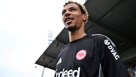 Arne Slot en Liverpool dicht bij komst aanvaller Hugo Ekitike (23)