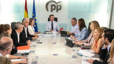 El PP no recoge el guante de la moción de censura a la que lo desafía Sánchez y le exige Vox