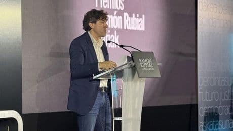 Andueza carga contra Ayuso tras la polémica por el euskera: «Es una provocadora»
