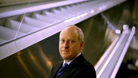 Michael Sandel: “Si los mercados definen lo que es valioso se crea un vacío moral que llenan la religión y el nacionalismo”