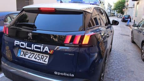 La Policía desarticula una red especializada en robar en varios puntos del país con el método de "abrazos cariñosos"