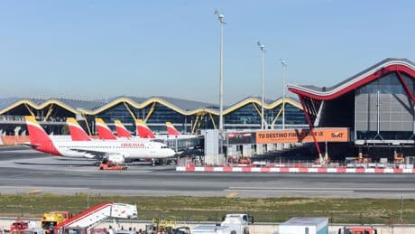 Iberia rescata su antiguo plan de convertir el aeropuerto de Barajas en un gran 'hub' con 70 aviones pero sin Air Europa