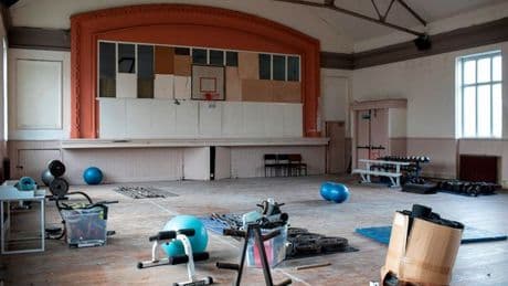 Wishaw tradesmen answer the call to help restore one of the town’s famous old buildings